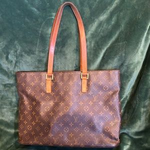 Lovely Louis Vuitton vintage 100% authentic tote bag. Monogram canvas & leather
